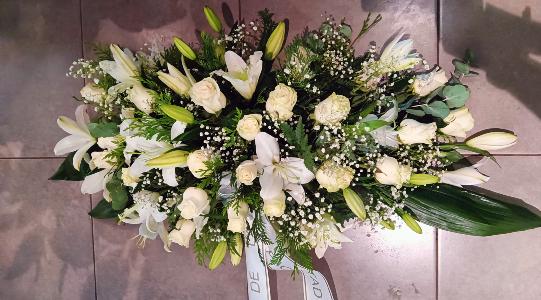 Centre enterrament flor blanca